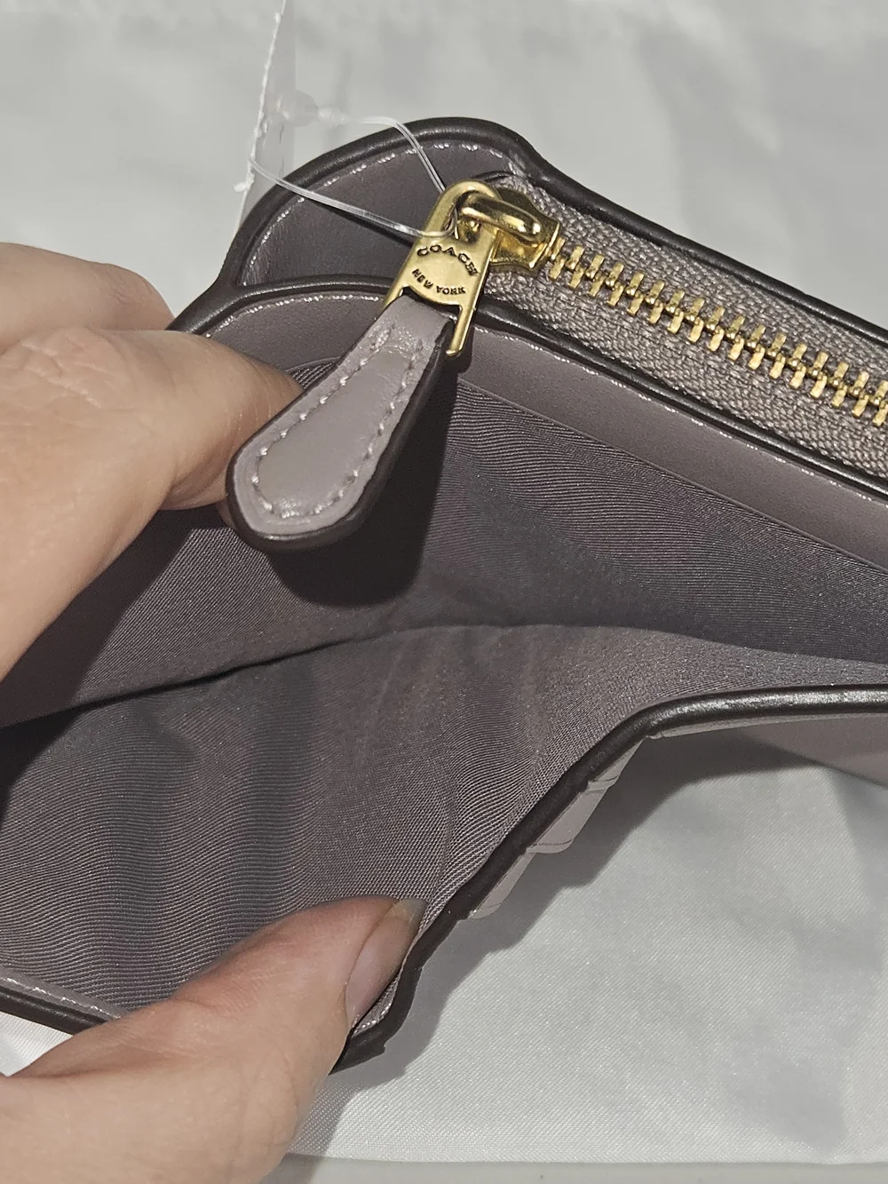 NWT Coach New York Bifold Zip Wallet in Mauve & Dust Bag